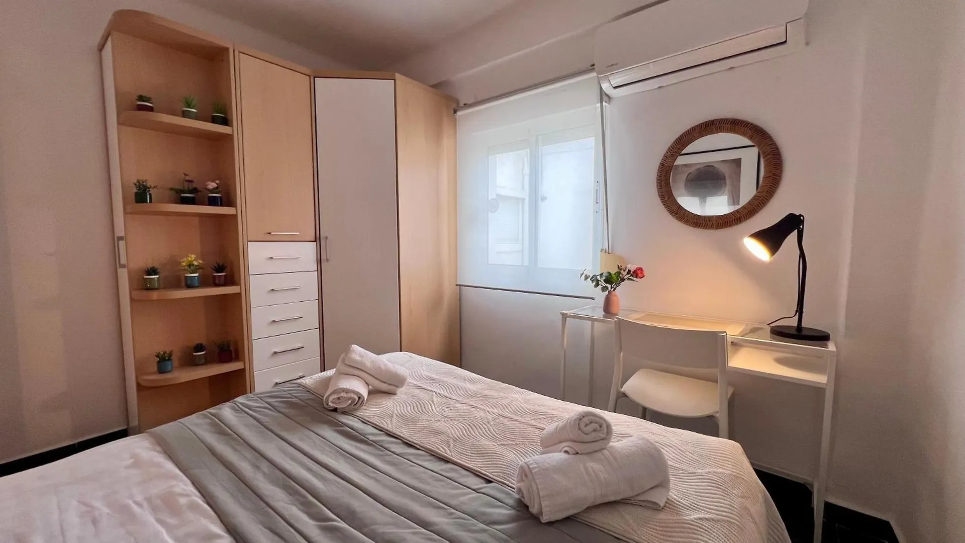 Cool, Modern And Snug 3Br Apartment Peachy Stays Malaga