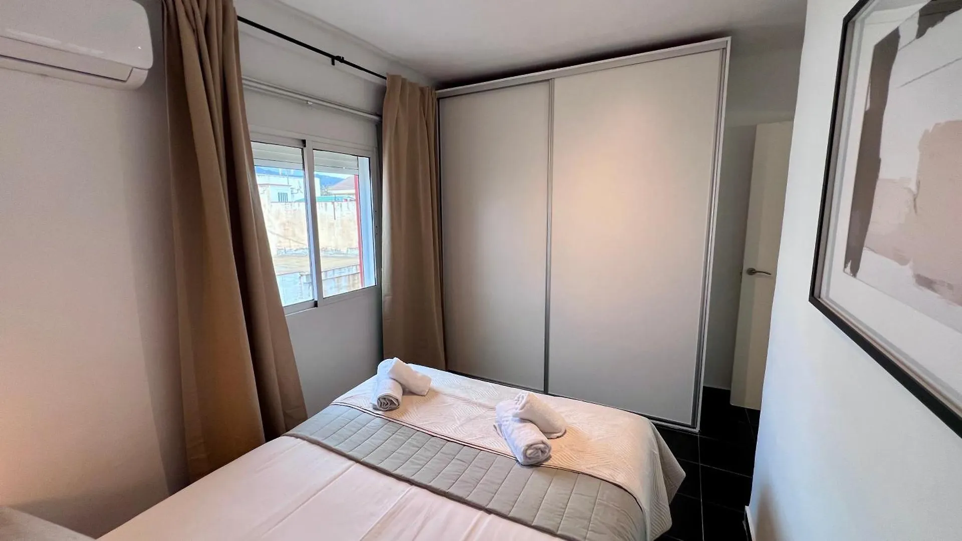 Cool, Modern And Snug 3Br Apartment Peachy Stays Malaga 0*,  Spain