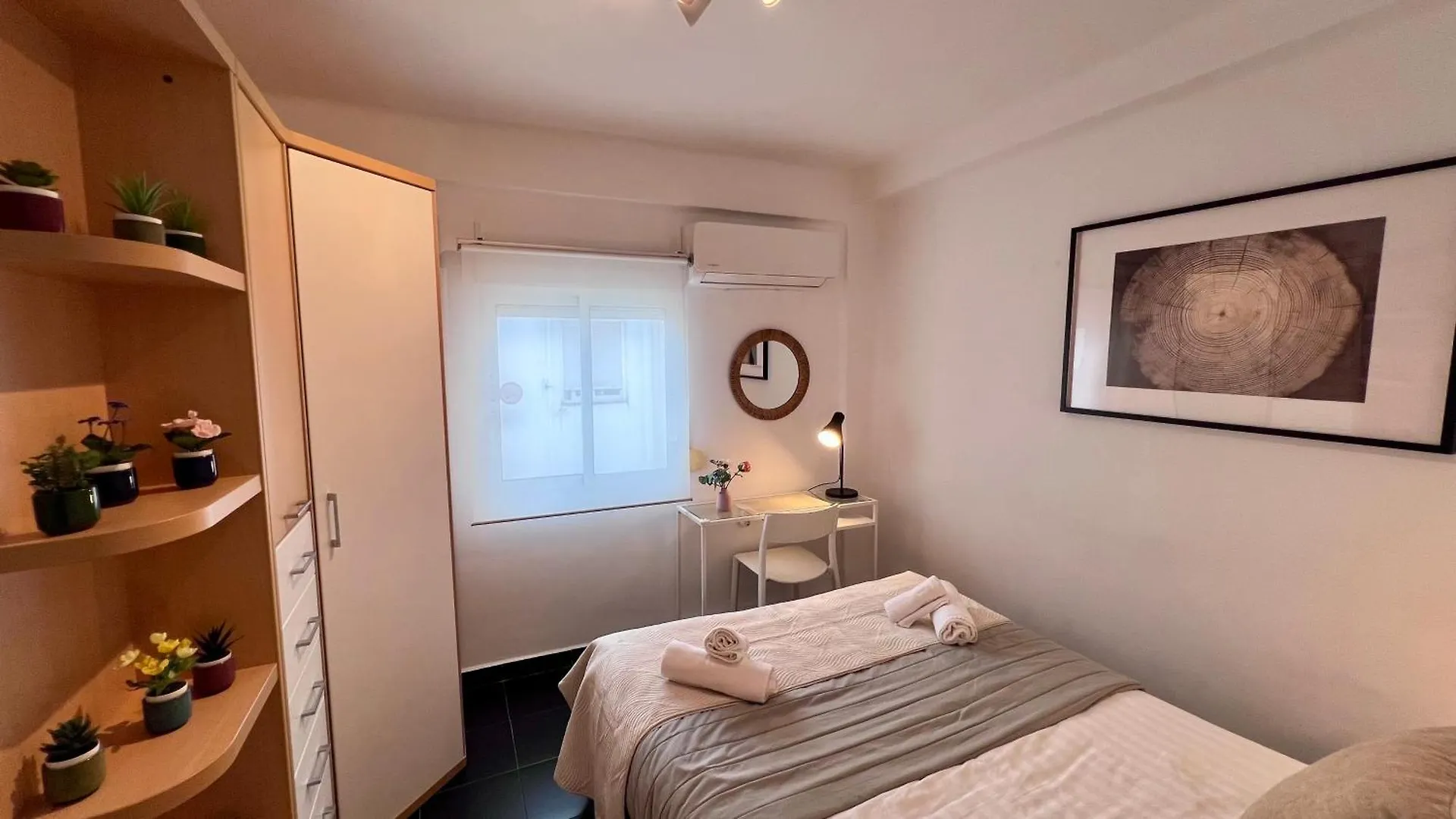 Cool, Modern And Snug 3Br Apartment Peachy Stays Malaga