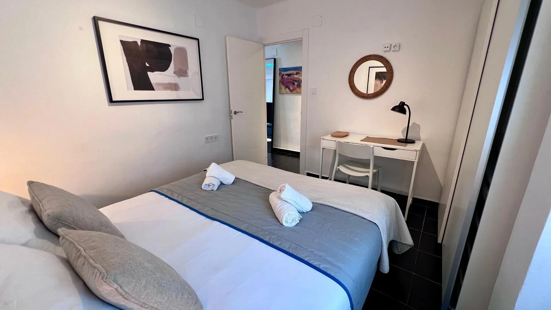 Cool, Modern And Snug 3Br Apartment Peachy Stays Malaga