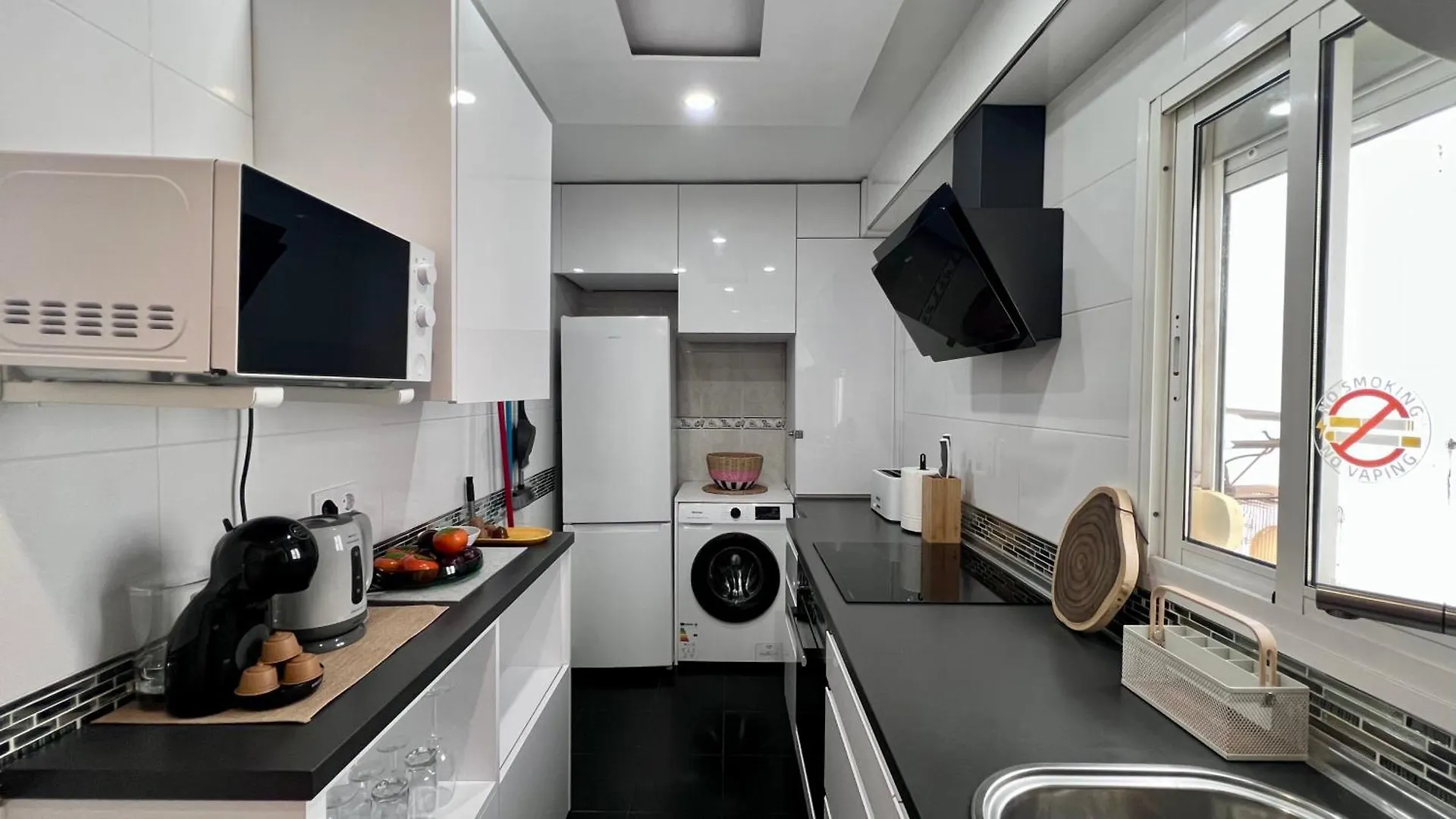 Cool, Modern And Snug 3Br Apartment Peachy Stays Malaga Spain