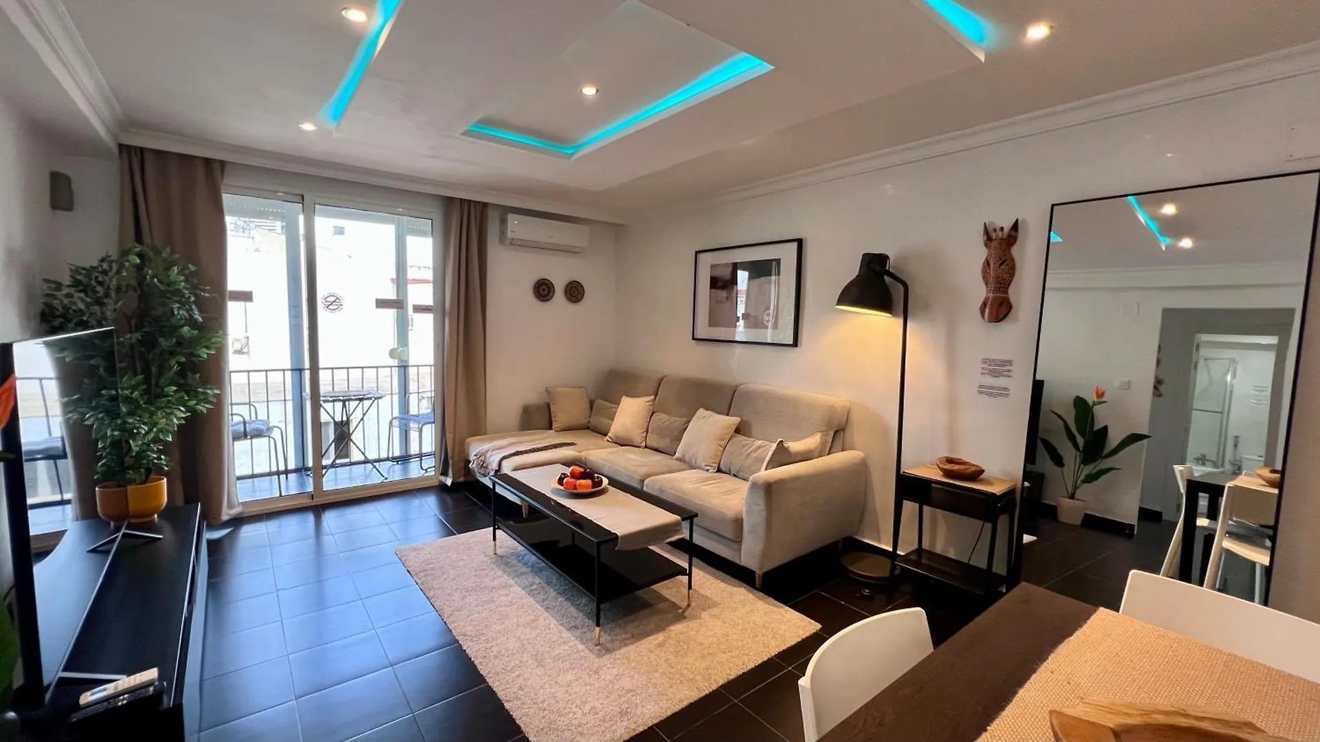 Cool, Modern And Snug 3Br Apartment Peachy Stays Malaga
