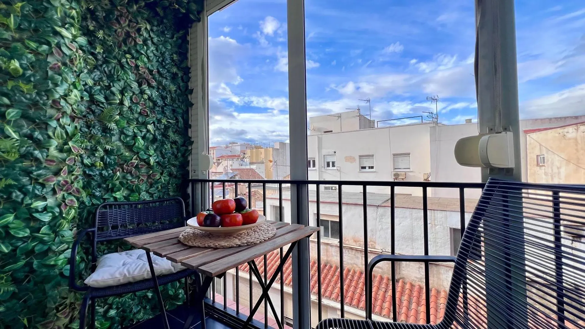 Cool, Modern And Snug 3Br Apartment Peachy Stays 말라가 0*,  스페인