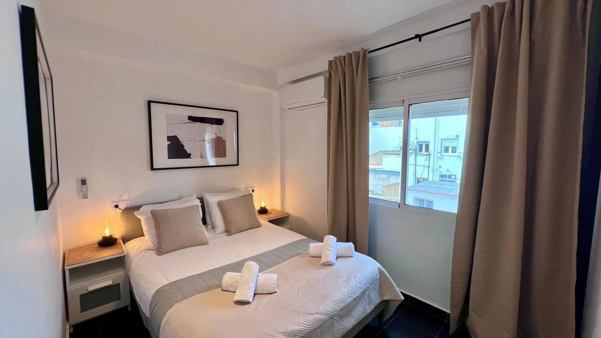 Cool, Modern And Snug 3Br Apartment Peachy Stays 말라가