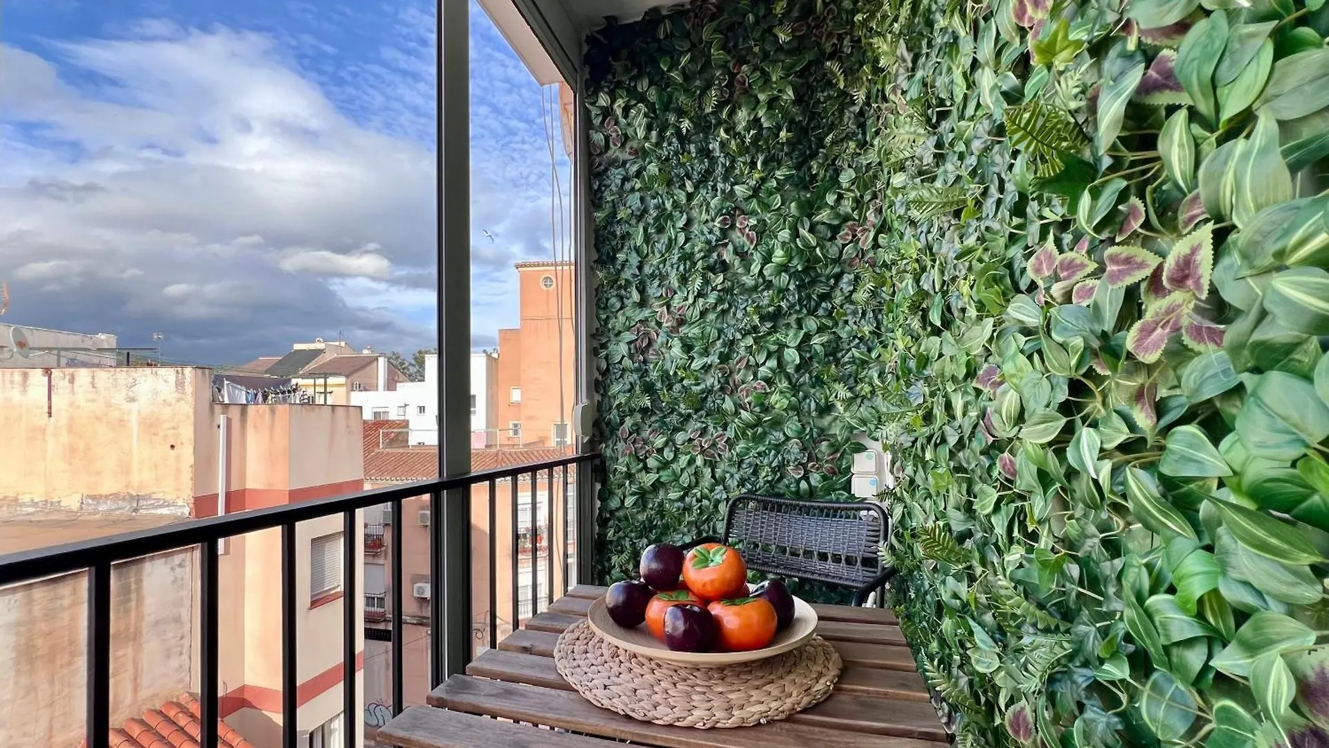 Cool, Modern And Snug 3Br Apartment Peachy Stays 말라가